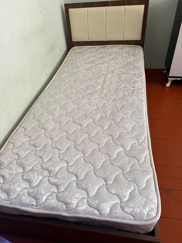 110 volt: GnkÇarpayi tek neferlik.qiymet 110 man.baza yoxdur.matrasla birge.hec