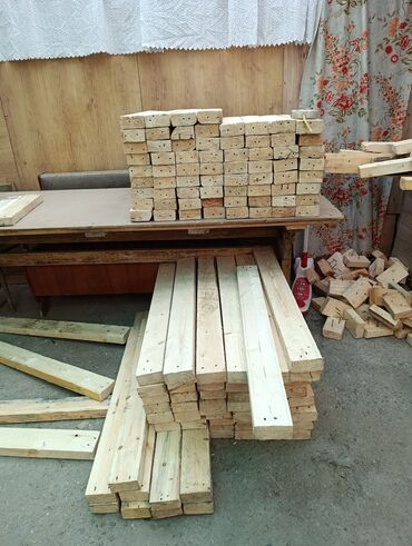 двери из стекла: Доски короткие 5-10=метр
ещё есть разные доски