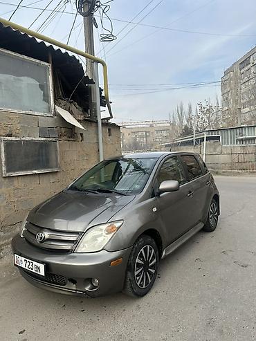 Toyota: Toyota ist: 2004 г., 1.5 л, Механика, Бензин, Хэтчбэк — 9