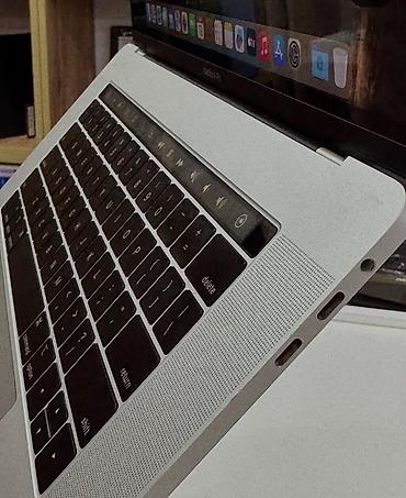 videokart 2gb: **Apple MacBook Pro 15 **Texniki xüsusiyyətlər:** - **Prosessor:** — 4