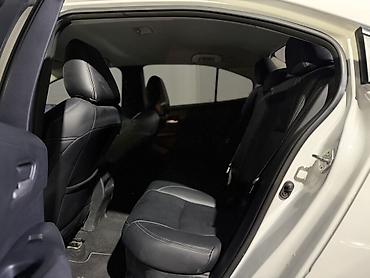 Toyota: Toyota Corolla: 2021 г., 1.8 л, Вариатор, Гибрид, Седан — 7