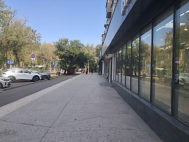 киоска ош: Часть магазина, В жилом доме, 225 м² С ремонтом, 1 линия, Комната для персонала, Кондиционер — 3