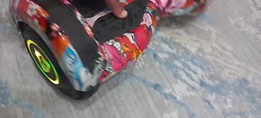 hoverboard ikinci el: Qrafiti dizaynlı hoverboard (self-balansing skuter) - Təkər ölçüsü — 1