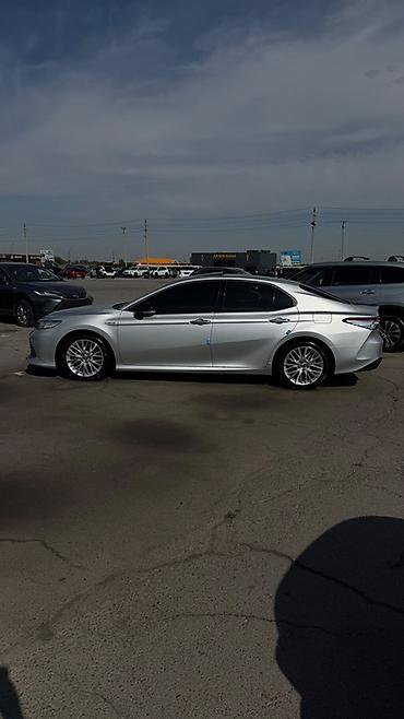 Toyota: Toyota Camry: 2020 г., 2.5 л, Вариатор, Гибрид, Седан — 5