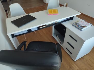 višenamenski radni sto za laptop: Radni sto, Iverica, Upotrebljenо