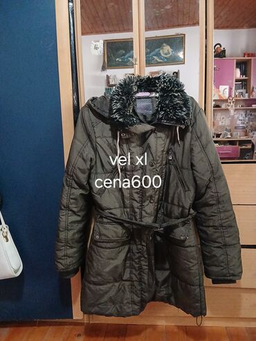 Sakoi: Ženska odeća – više komada 1) Kratki blejzer od tvida - Boja: crna sa — 9