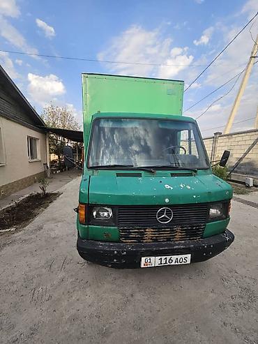 jac motors: Грузовой фургон Mercedes-Benz (серия T1/410D), зелёный. - Тип кузова — 1