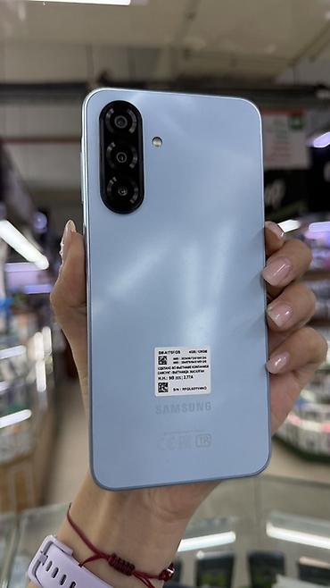 a17: Samsung Galaxy A17 (модель SM-A175F/DS), цвет Light Blue. Ключевые — 2
