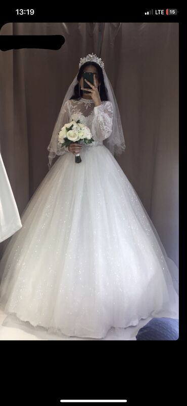 свадебное вечернее платья: Продается свадебное платье, в комплекте идет корсет, цена 7000