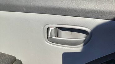 Магнитолы: Комплект дверных ручек Hyundai 2016 г., Б/у, цвет - Серый, Оригинал