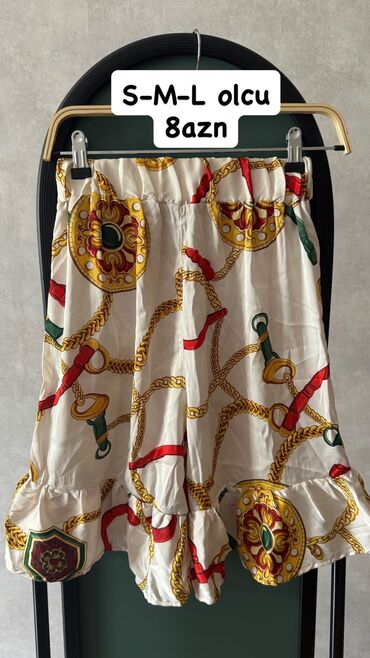 Ətəklər: Qadın geyimləri – ətək və donlar (S–M/S–M–L ölçülər) Her biri yeni — 5