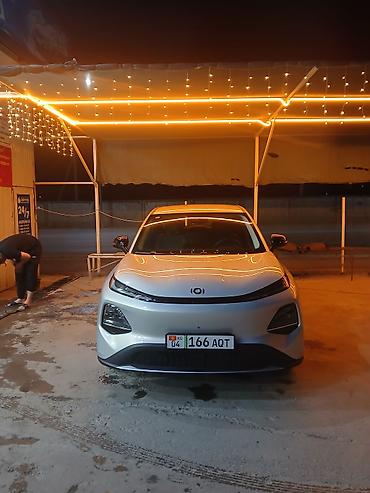 Другой электротранспорт: Электромобиль Чанган Q05 - Запас хода 506 км,Диски титановые. Новая — 12
