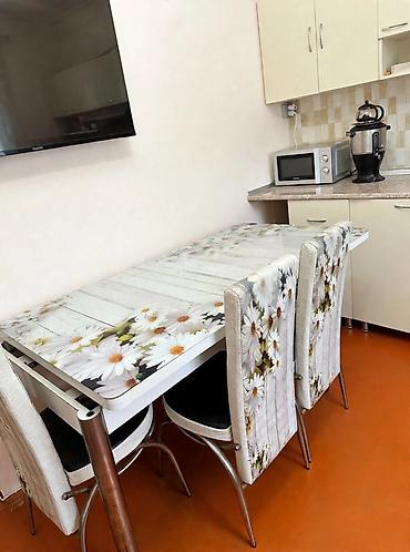 divan masasi: Mətbəx üçün masa və 3ədəd stul dəsti - Dizayn: çobanyastığı — 1