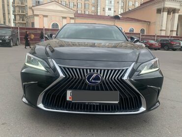 нужна машина: Lexus ES: 2019 г., 2.5 л, Вариатор, Гибрид, Седан