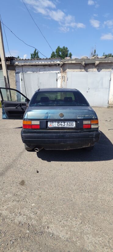 рамат б3: Volkswagen Passat: 1989 г., 1.6 л, Механика, Бензин, Седан