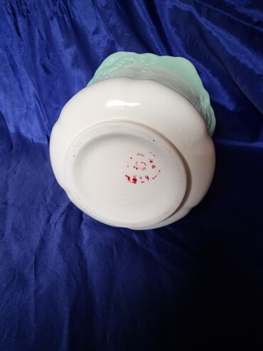 Ostali kućni dekor: Saksija nova iz 70tih. Saksija nova boja nije cisto bela,ide na — 8