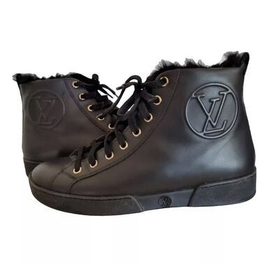 Women's Sneakers and athletic shoes: Кроссовкалар, 37, Louis Vuitton, Колдонулган, түсү - Кара, Өзү алып кетүү