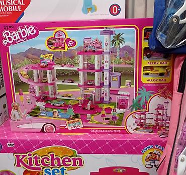 barbie: Игровой набор “Barbie The Movie” — многоуровневая парковка с лифтами и — 1