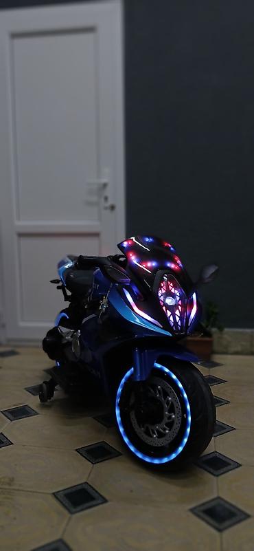 sarafan don: Uşaq elektrik motosikleti – idman üslublu, mavi rəng - Realistik — 3