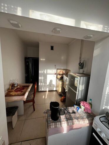 эмарк жибек жолу: 1 комната, 61 м², 106 серия, 6 этаж, Косметический ремонт