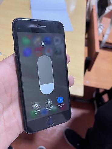 наклейки для мышки: IPhone SE 2020, Б/у, Черный, 100 % — 4