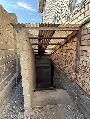 Продажа коттеджей и домов: 🏡 Продаётся капитальный кирпичный дом в центре города 📍 Локация Дом — 9