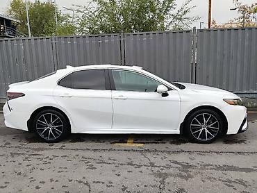 Toyota: Toyota Camry: 2021 г., 2.5 л, Вариатор, Гибрид, Седан — 7
