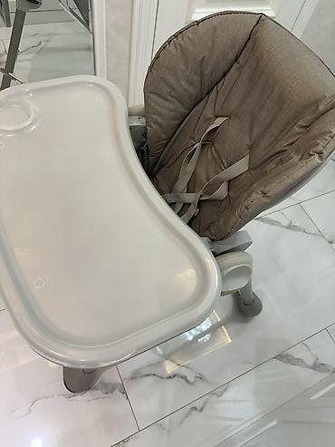 Yemək masaları, oturacaqları: Chicco brendinin uşaq yemək stulu.
Zamanında baha alınıb. Originaldır — 2