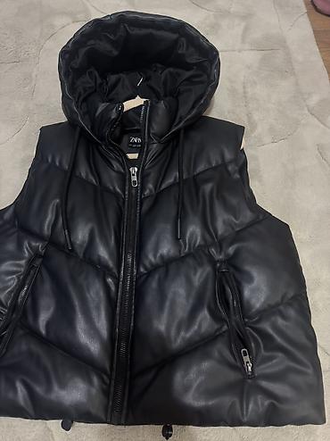 iqos modeli: Zara prsluk. Veoma topa (lepo napunjen) Imitacija koze. Velicina M — 2