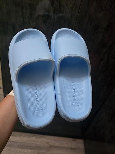 ev damaşnikləri: Məhsul: Primark mavi “cloud” tipli slayd terliklər - Rəng: Açıq mavi — 2