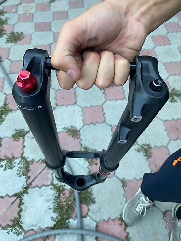 Велосипед тетиктери: Амортизационная вилка RockShox Yari,торг присутствует - Воздушная — 5