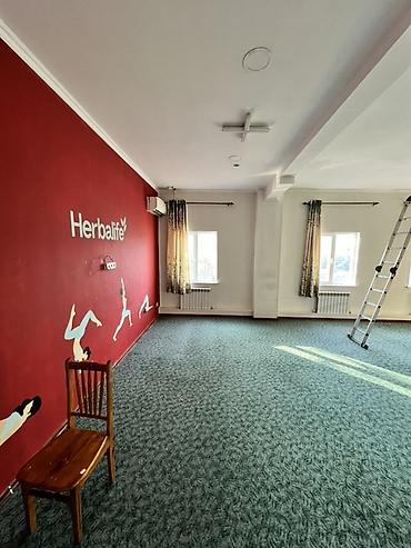 Аренда помещений свободного назначения: Сдается 80 м², 2 этаж (3-этажное здание), с ремонтом. Под: массаж — 2