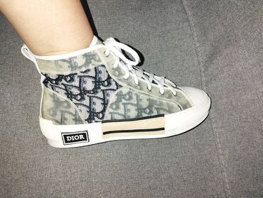 Women's Sneakers and athletic shoes: 37.5 na lalafo.rs — 20 Women's Sneakers and athletic shoes: 37.5 — 20