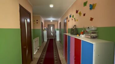 работу воспитатель детского сада: 250 м², 8 комнат