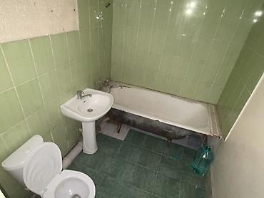 Продажа коттеджей и домов: 6 комнат и более, 200 м², 9 соток, Бишкек, Кызыл Аскер Собственник — 18