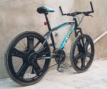 qaçış velosipedi: İşlənmiş Şəhər velosipedi Adidas, 26", sürətlərin sayı: 27, Ünvandan götürmə, Ödənişli çatdırılma