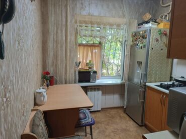 ишу кок жара дом хрушевка: 2 бөлмө, 41 кв. м, Хрущевка, 1 кабат, Косметикалык ремонт