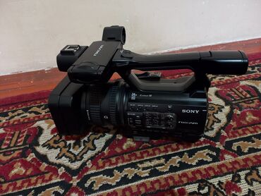 fotoapparat sony a6300: NXCAM 100 видео камера сатылат. Комплектте 2 батарея зарядник 128гб