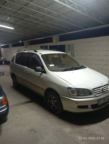 Toyota: Toyota Ipsum: 1997 г., 2 л, Автомат, Газ, Минивэн