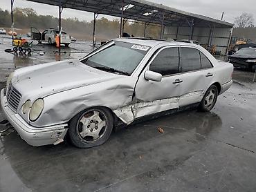 Mercedes-Benz: Mercedes-Benz E-Class: 2 l | 1997 il Sedan — 10