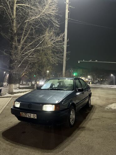 televizor sony v: Volkswagen Passat: 1988 г., 1.8 л, Механика, Бензин, Седан