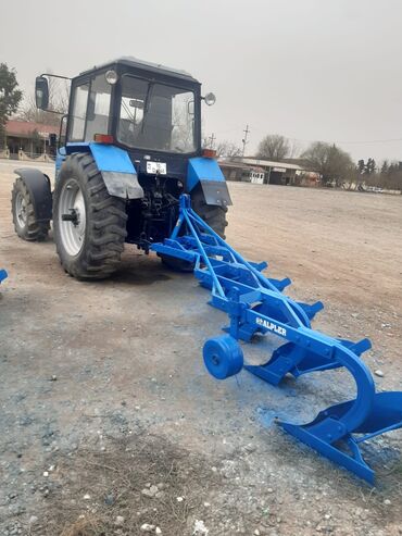 şirketten satılan yük maşınları: Belarus traktor islekdi hecbir prablemi yoxdu iki ededi qiymetde