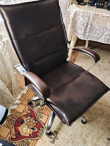 astara mebel: Ofis kreslosu – yüksək bel, yastıqlı oturacaq və bel hissəsi ilə — 2