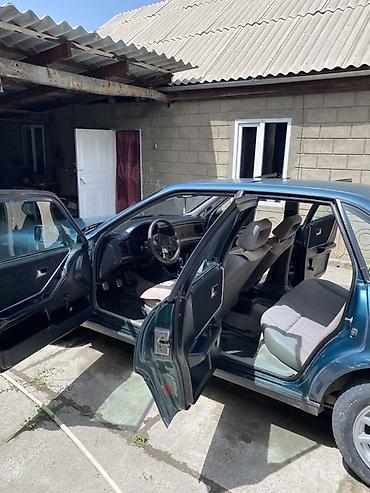 аудио техника: Audi 80: 1992 г., 2.3 л, Седан — 3