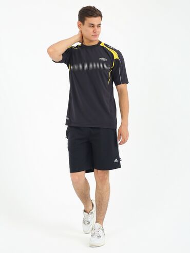 Футболки: Футболка UMBRO AS045 Материал: Climacool Цена 1200 с. размеры от — 2