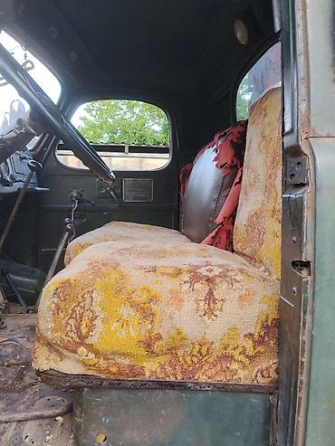 benzin nasos mercedes: Köhnə tipli 6x4 damperli yük maşını Xüsusiyyətlər: - Gövdə: metal — 4