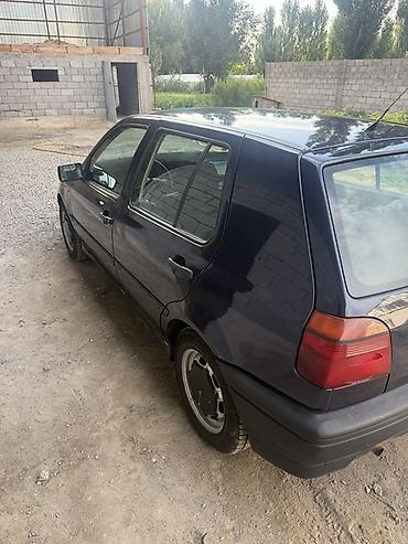 Продажа авто: Volkswagen Golf: 1994 г., 1.6 л, Механика, Бензин, Хэтчбэк — 4