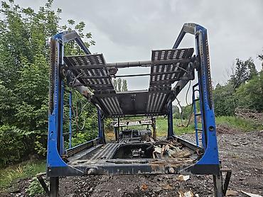 чехлы бу: Автовоз-полуприцеп для перевозки легковых автомобилей Описание: - — 5