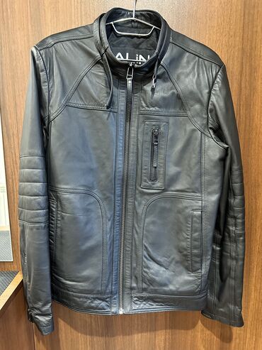 dəri jaket: Deri godekce 2,3 defe geyilib yeniden secilmir