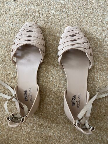 женский обувь размер 38: Продаю босоножки Продам босоножки летние Резиновые отличный вариант